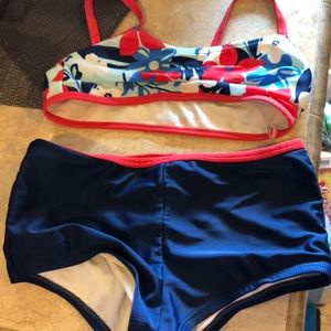 2 piece girls bikini. Size M (7/8)